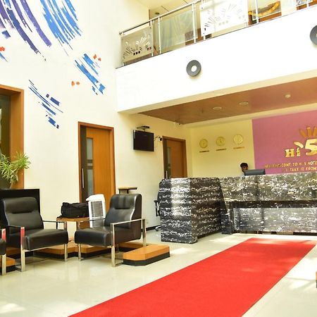 Hi 5 Hotel & Experience Нашик Екстериор снимка