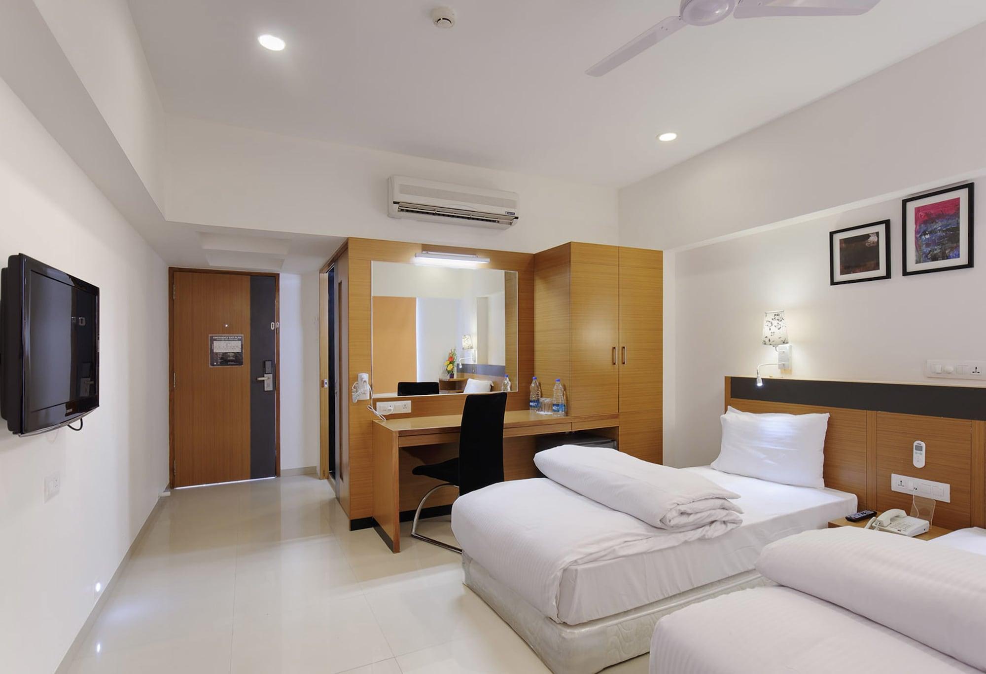 Hi 5 Hotel & Experience Нашик Екстериор снимка