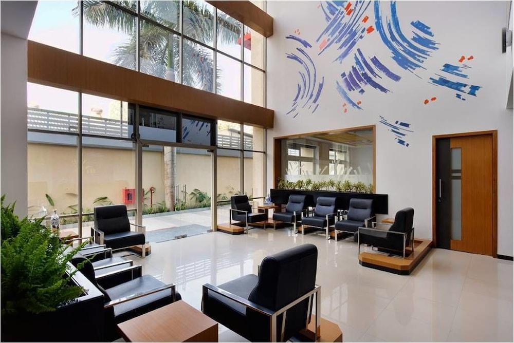 Hi 5 Hotel & Experience Нашик Екстериор снимка