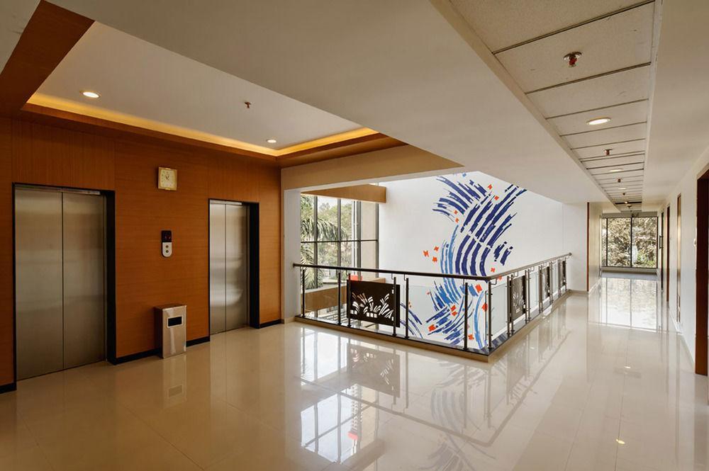 Hi 5 Hotel & Experience Нашик Екстериор снимка