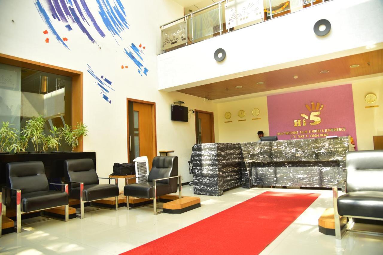 Hi 5 Hotel & Experience Нашик Екстериор снимка